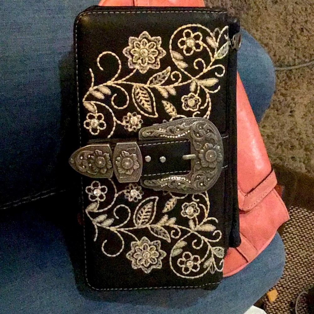 Black *Montana west * wallet
